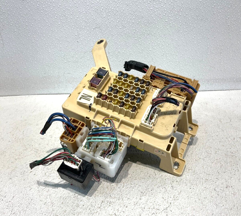 99-03 Lexus RX300 XU10 Left Driver Side Dash Cabin Relay Junction Fuse Box OEM
