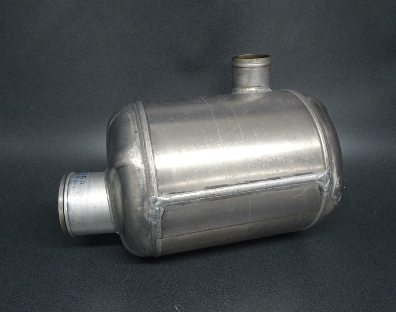 Yamaha OEM Muffler Exhaust Water Lock Box F4g-u7550-02-00 Freshwater
