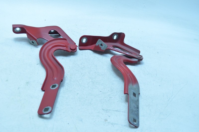 12-19 VOLKSWAGEN BEETLE FRONT RIGHT / LEFT HOOD HINGE SET RED OEM