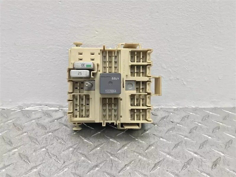 03-06 CHEVROLET SILVERADO SIERRA INTERIOR DASH FUSE JUNCTION BOX OEM 15190658