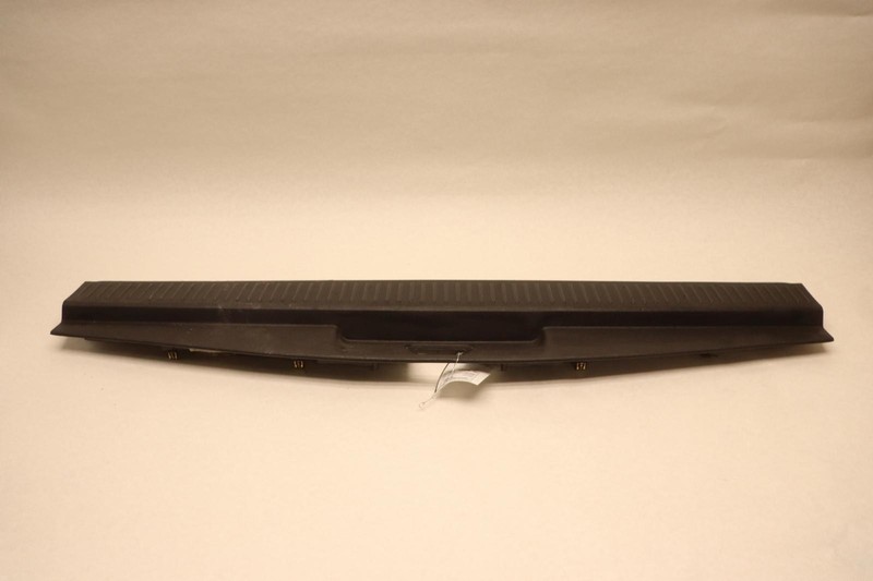 2007-2014 CHEVY SUBURBAN 1500 REAR TRUNK LATCH SILL SCUFF COVER TRIM PANEL OEM