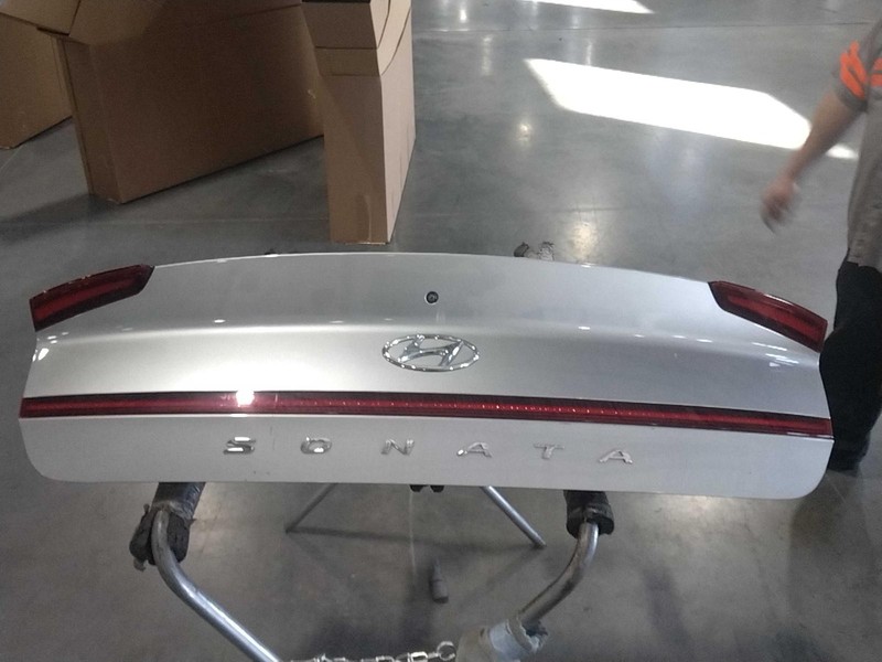 2020 Hyundai Sonata OEM Grey Deck Lid Trunk Lid 34K Miles NJ25-26110-664384