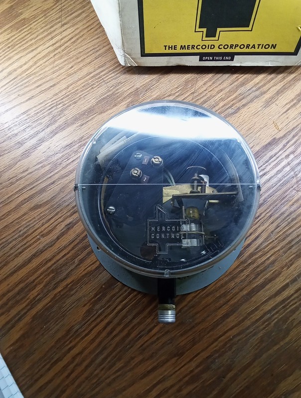 Mercoid BB-221-9s Bourdon Tube Differential Pressure Switch