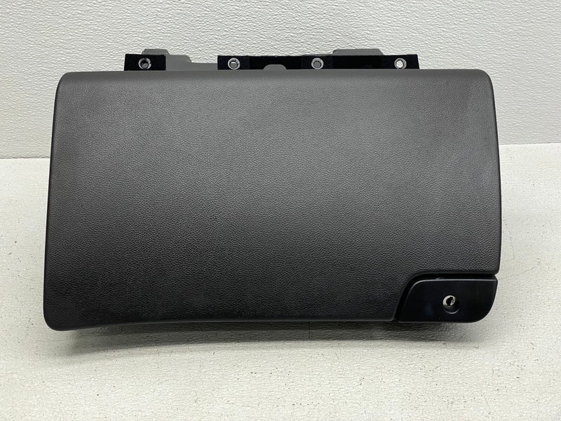 2009-2013 CADILLAC CTS GLOVEBOX COMPARTMENT ASSEMBLY OEM LOT665
