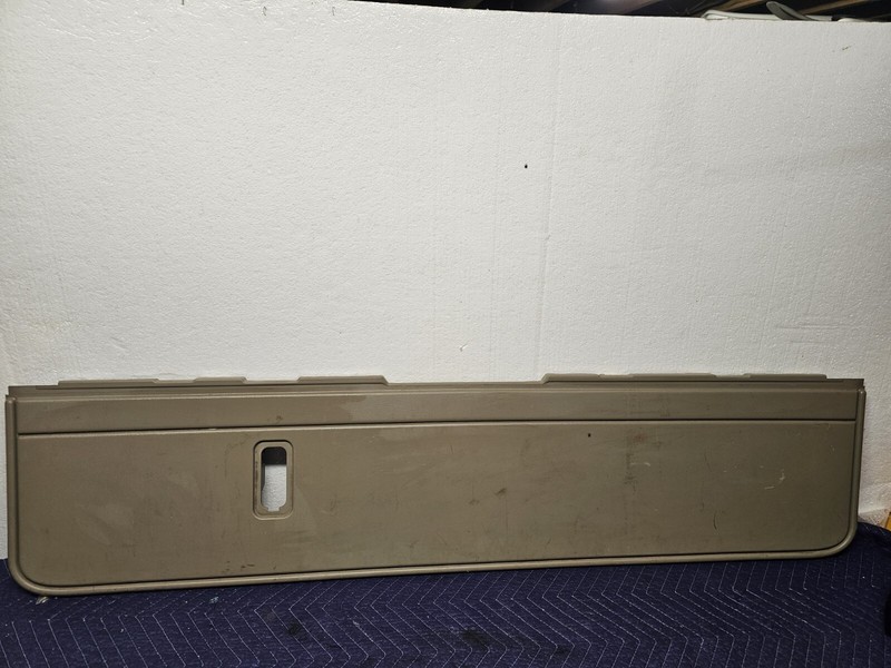 2000 - 2006 TAHOE YUKON SUBURBAN ESCALADE TAIL Cover