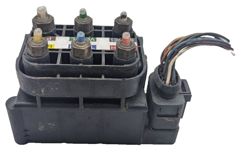 2006-2011 Mercedes-Benz R350 R500 W251 Air Suspension Valve Block A2513200058