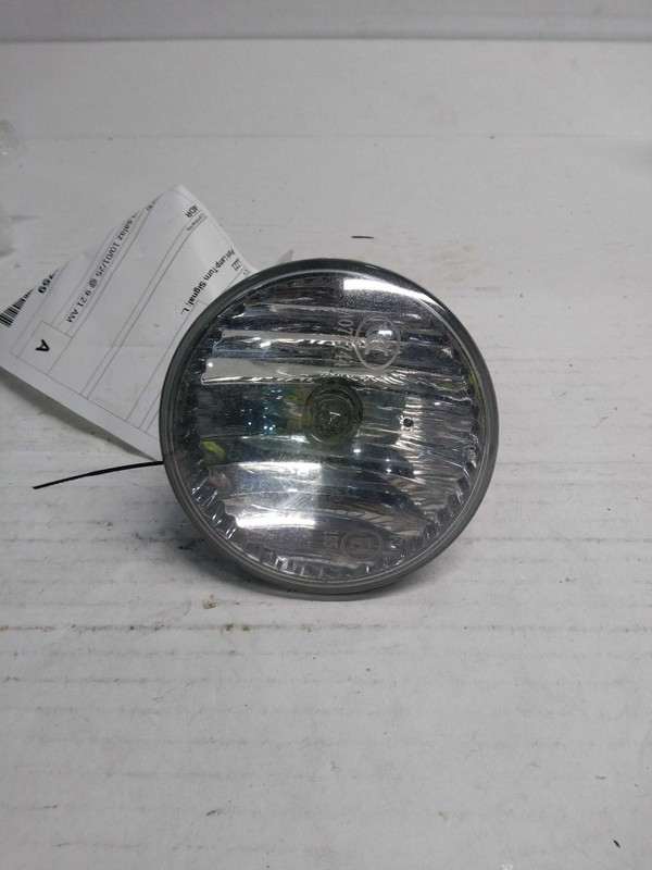 Used Driving Light fits: 2016 Jeep Patriot Fog-Driving bumper mounted round Rubi