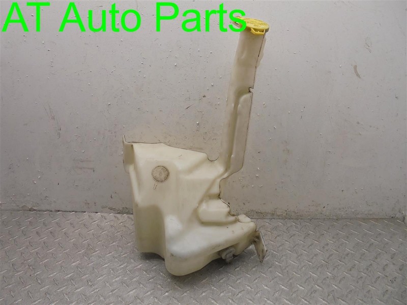 1999 JEEP GRAND CHEROKEE WASH RESERVOIR ASSEMBLY