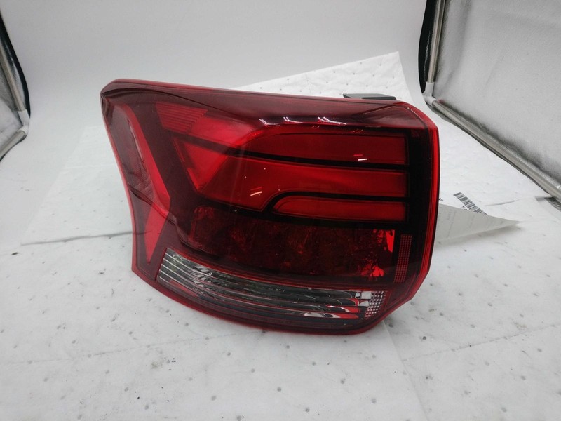 2016 Mitsubishi Outlander Left Tail Light Assembly Red 7632922 132K Miles