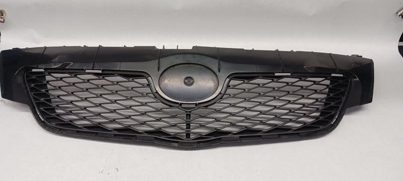 09-'10 TOYOTA COROLLA upper Grille OEM Grade A!