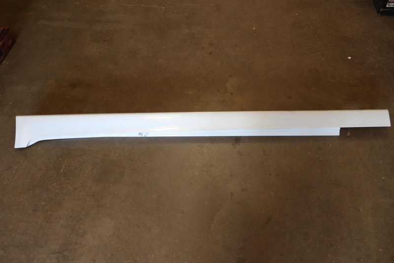 2011-2016 BMW 535I F10 LEFT DRIVER SIDE ROCKER MOLDING WHITE MINERAL WEISS OEM