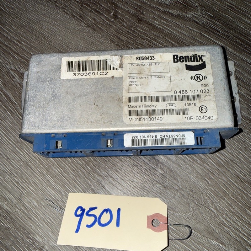 BENDIX ABS CONTROL MODULE - P/N: 3703691C2 K058433 0486107023