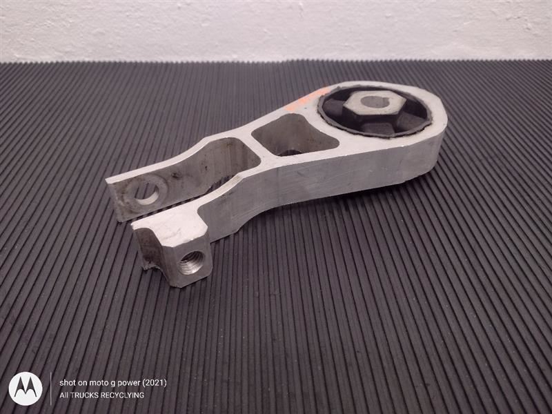15-18 Jeep Renegade 2.4L Rear Engine Transmission Mount OEM 68363757AA