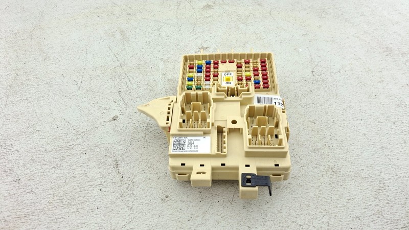 2019 - 2021 GENESIS G70 DASH CABIN FUSE RELAY BOX JUNCTION BLOCK OEM