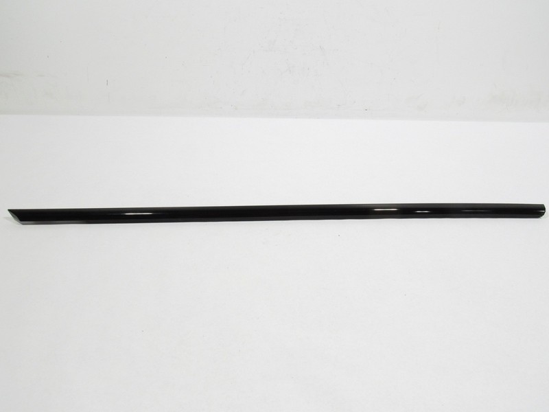 13-19 Mercedes SL550 R231 2013 Front Right Door Belt Window Molding |