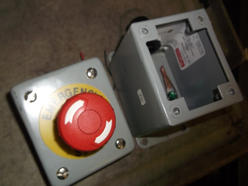 Hoffman E1PBGXM Enclosure w/ Emergency Stop Switch*FREE SHIPPING*