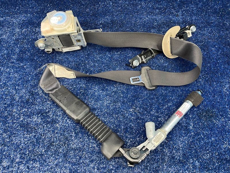 2010–2015Kia Optima Front Right Seat Belt OEM 88820-4C000