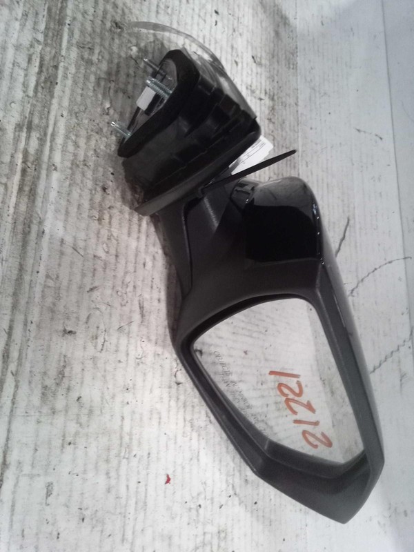 Used Right Door Mirror fits: 2022 Hyundai Elantra power body color Korea built n