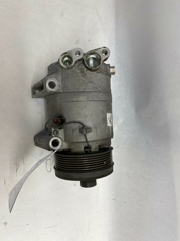 2011 INFINITI QX56 AC AIR CONDITIONING COMPRESSOR & CLUTCH OEM