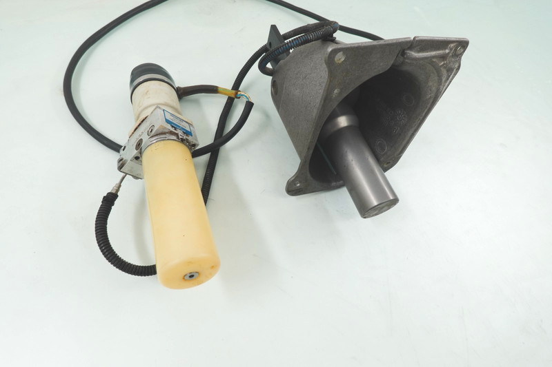 2011 Sea-Doo GTX iS 215 OEM Suspension Shock Pump + Actuator Assembly 279000207