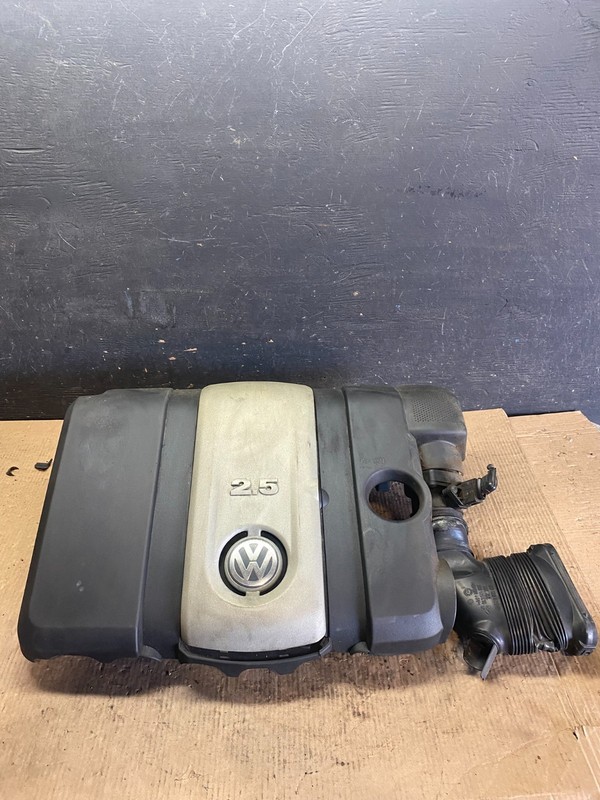 2005 to 2008 Volkswagen Jetta 2.5L Passat Jetta Engine Cover 07k129601 P6337 DG