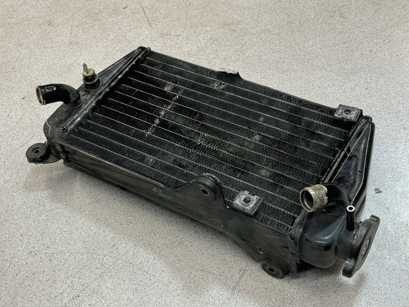 04 Kawasaki KLR 650 Engine Cooling Radiator Rad Cap KLR650