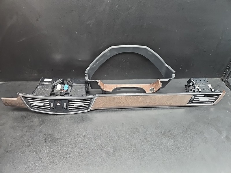 14-16 Mercedes W212 E350 Center Dashboard Dash Trim Molding Wood W/ Air Vent OEM