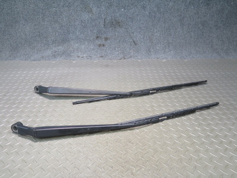 1998-2007 LEXUS UZJ100L LX470 FRONT LEFT & RIGHT WINDSHIELD WIPER ARM SET OF 2