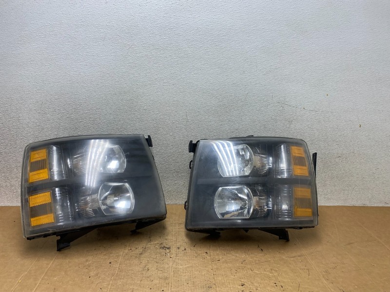 2007 to 2014 Chevrolet Silverado Left+Right Side Black Headlights Oem T3342 DW