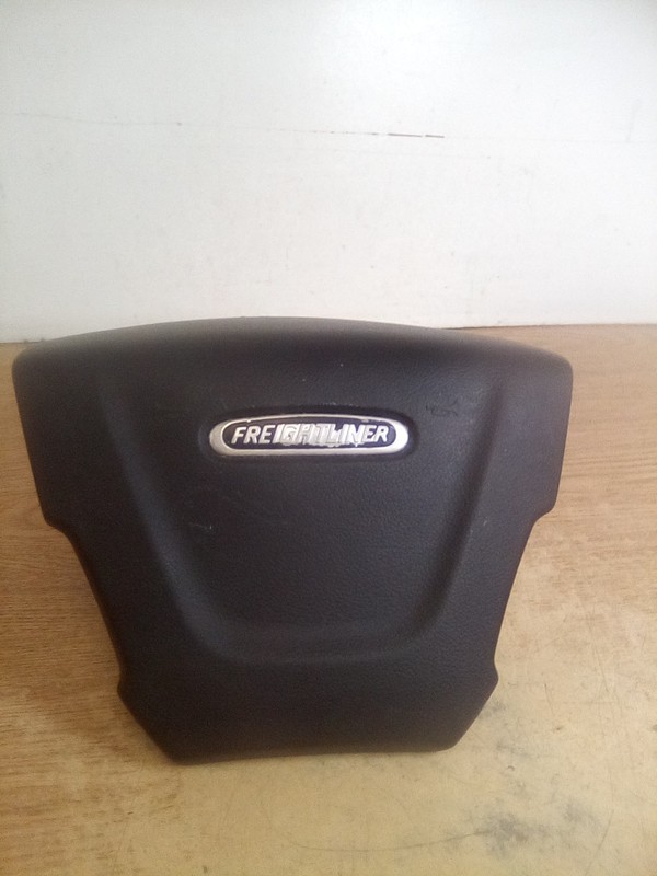 Freightliner Cascadia 14-19562-000, 2509032 Steering Wheel Trim