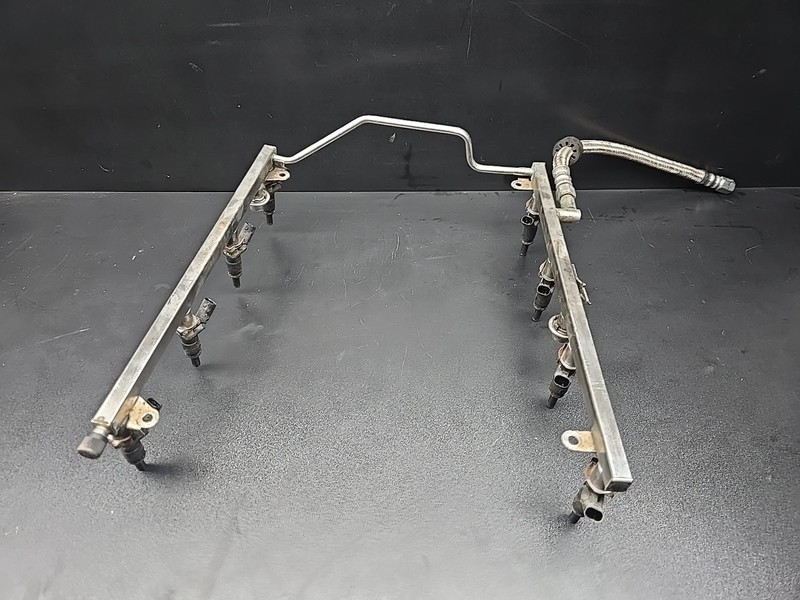 07-11 MERCEDES-BENZ W221 CL550 S550 FUEL RAIL & INJECTORS OEM