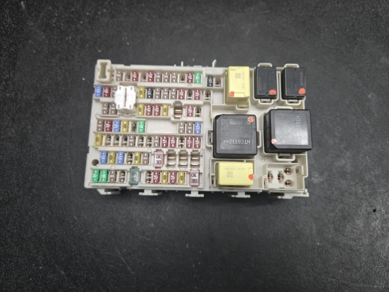 Cabin Fuse Relay Junction Box 2022 Nissan Rogue 24350-6RA0C 2021 2023