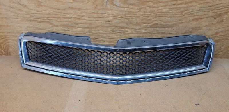 2009 2010 2011 2012 Chevrolet Traverse Front Bumper Grille Chrome OEM