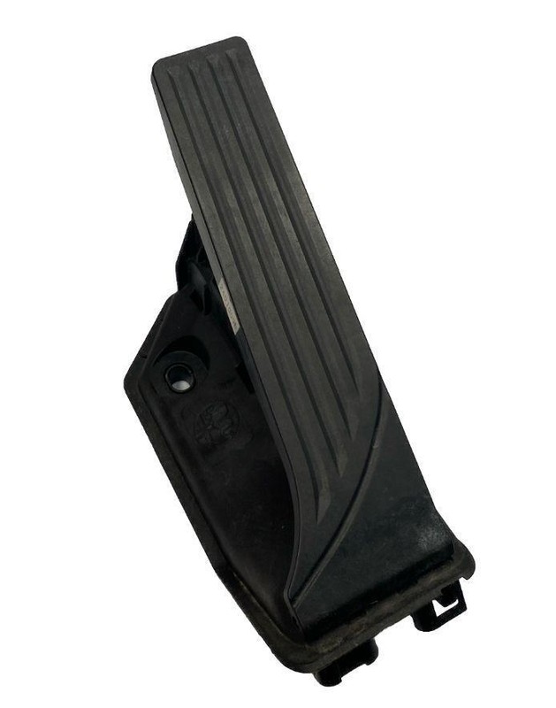 Alfa Romeo Giulia accelerator pedal 2017 to 2022 pedal assembly OEM 00505513360
