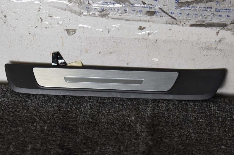 2019-2023 AUDI E TRON QUATTRO PREMIUM PLUS LEFT REAR SILL PLATE FACTORY OEM