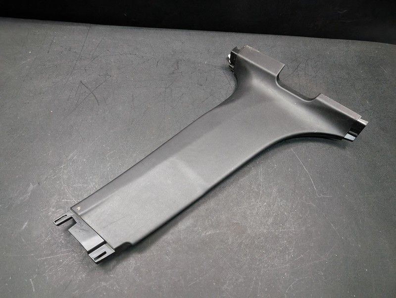 Center Right B-Pillar Lower Trim Panel 2019 Chevrolet Equinox 84149061 18 - 24 X