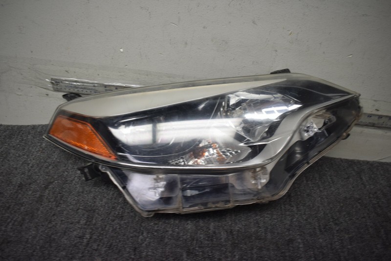 2014-2016 TOYOTA COROLLA RIGHT SIDE HEADLIGHT FACTORY OEM