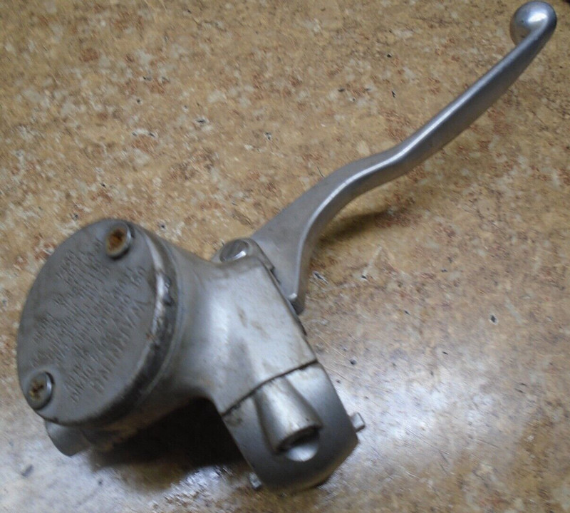 1992 Kawasaki Vulcan VN1500 VN 1500 A VN1500A Right Brake Lever Master Cylinder