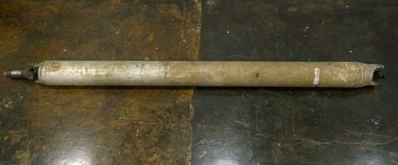 02 03 04 05 GMC SIERRA 1500 5.3L AT 4X4 REAR DRIVE SHAFT OEM 3104-7
