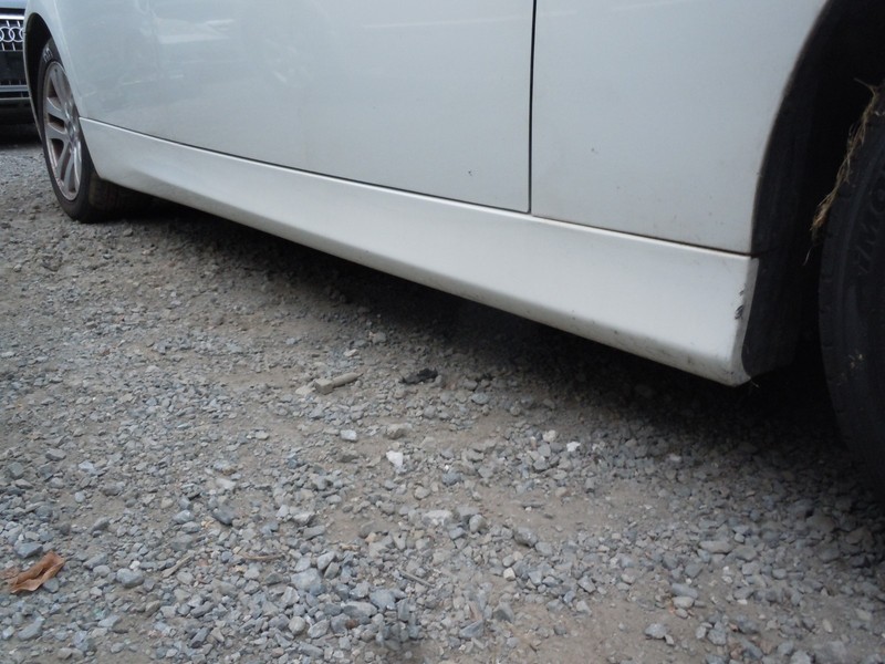 06 BMW 325Xi Sdn Wgn Rocker Panel Side Skirt Moulding Passenger Right OEM 300
