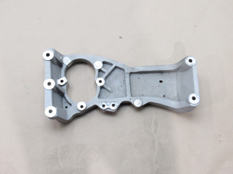 Maserati Levante 2017 3.0L AWD Transmission Mount Support Bracket 16-24 *