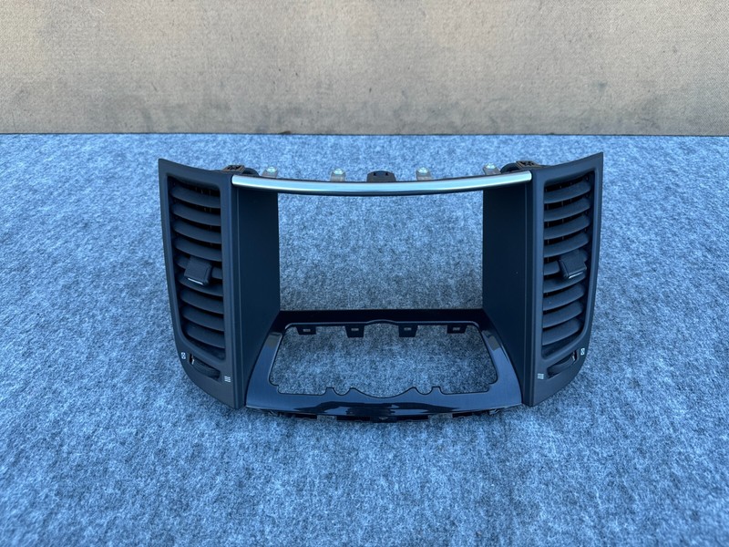 INFINITI FX35 FX50 QX70 09-17 OEM DASH AC VENT NAVIGATION SCREEN TRIM BEZEL BLCK