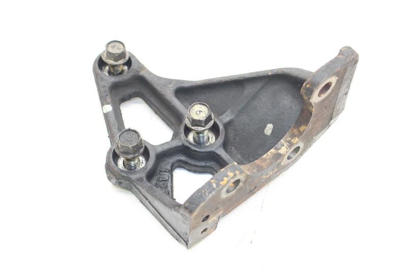 91-93 Mazda B-2600 Power Steering Pump Mounting Bracket