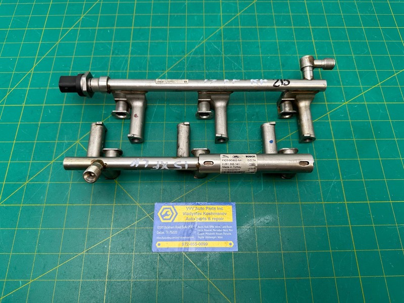 13-20 JAGUAR XJ XF 3.0L engine FUEL INJECTOR RAIL OEM