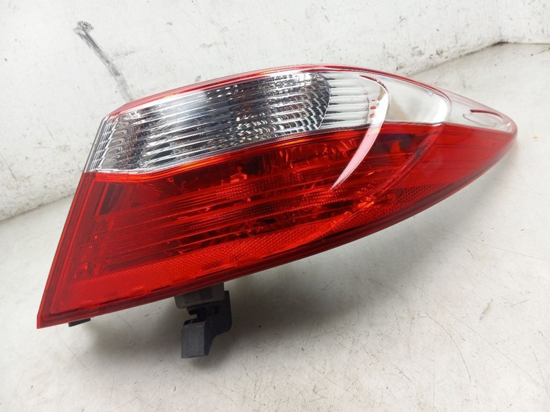15 16 17 TOYOTA CAMRY SE PASSENGER RIGHT TAIL LIGHT