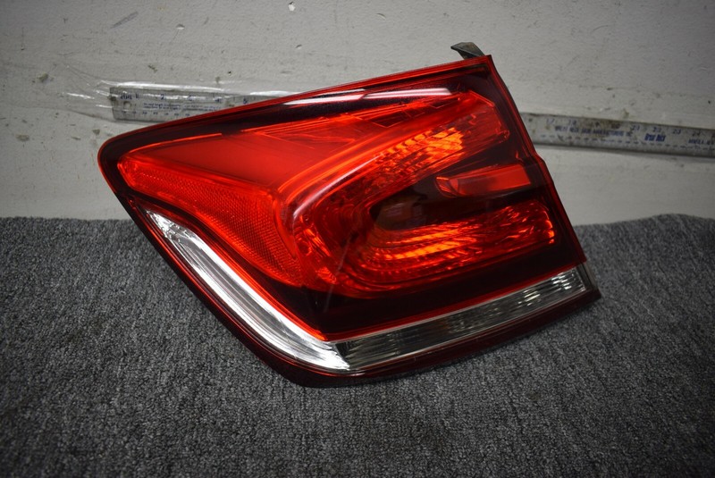 HONDA TAIL LIGHT LEFT SIDE FACTORY OEM