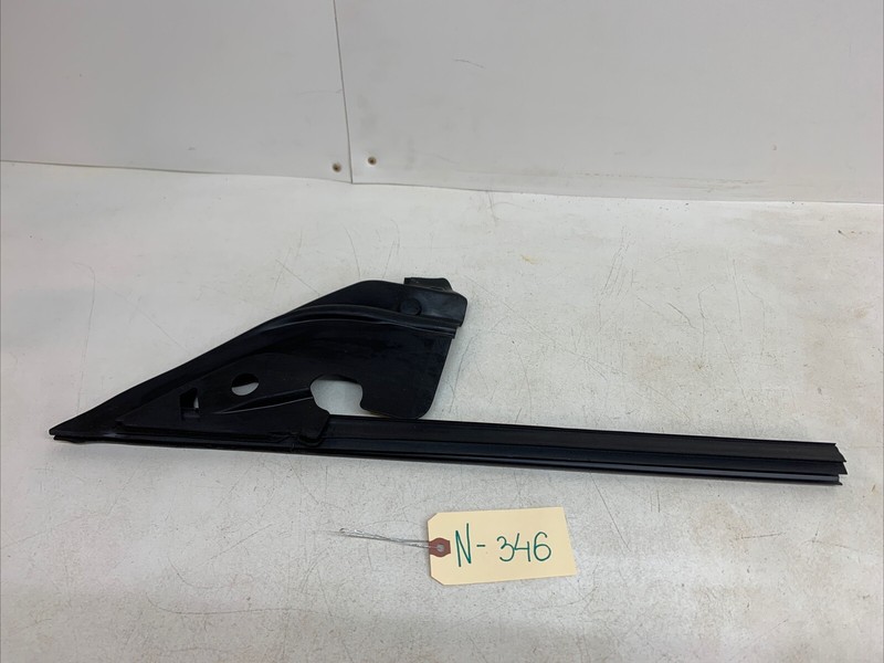 20-21 Tesla Y MY Front Left A-Pillar Flag Glass Run Weatherstrip Seal 346 B113