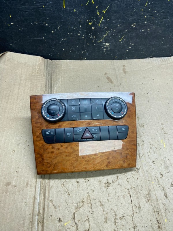 2006 to 2008 Mercedes W251 R350 AC Temp Heater Climate Control OEM X6174 DG