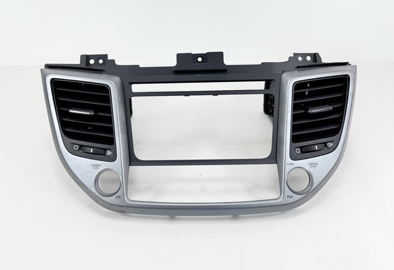 2016-2018 Hyundai Tucson Radio Center Dash Vent Bezel Trim Panel Assembly OEM