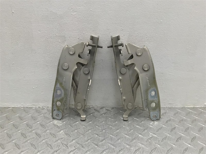 2005-2009 CHEVROLET UPLANDER TERRAZA MONTANA RELAY HOOD HINGES PAIR OEM 15775355